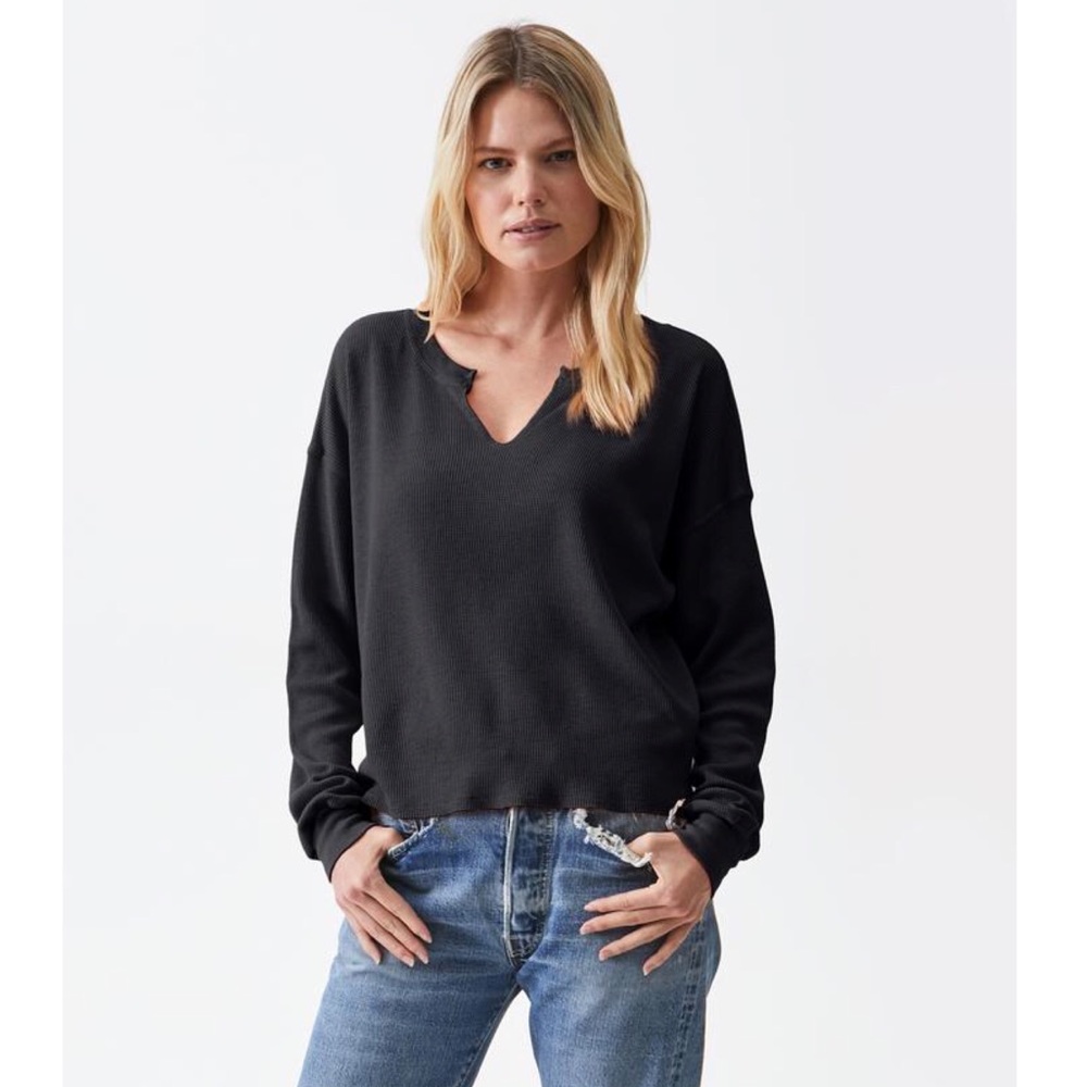 MICHAEL STARS 'Delia' Thermal Tee in Charcoal